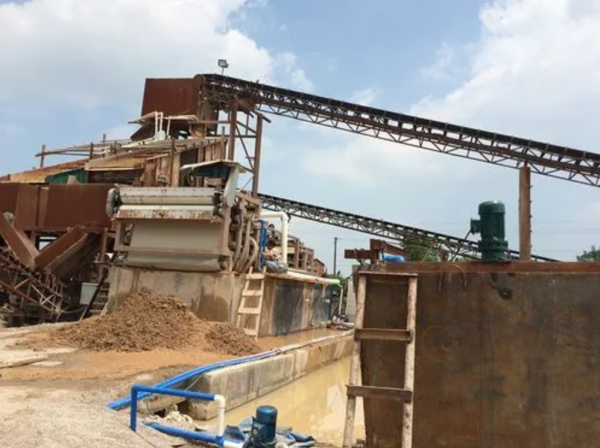 水洗砂中含有絮凝劑怎么處理？